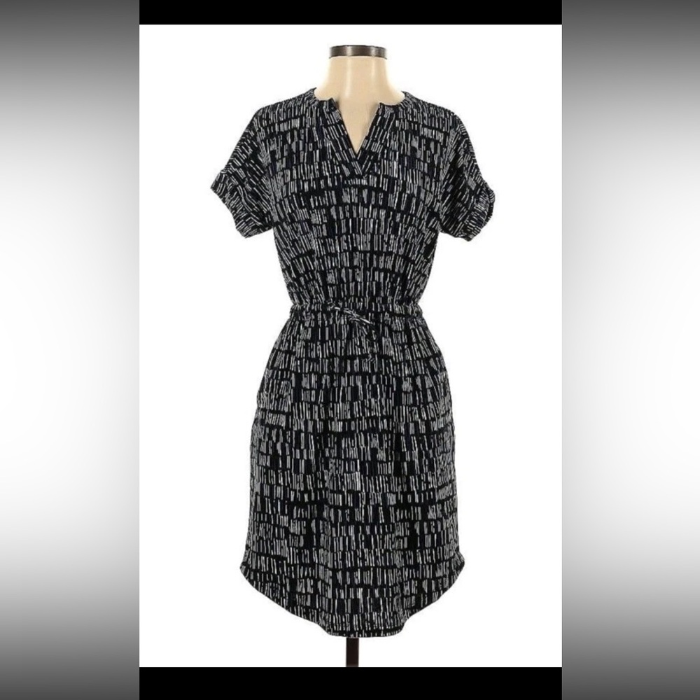 Banana Republic V-Neck Cuff Short Sleeve Cinched Waist Geometric Dress Medium